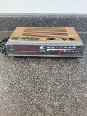 Vintage General Electric Brown Retro AM/FM Alarm Clock Radio Model 7-4624